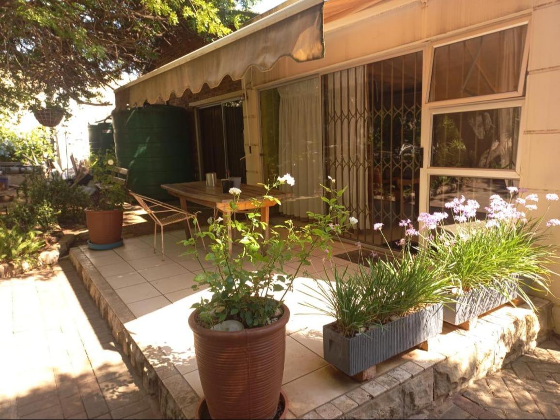 Anri Guesthouse Bloemfontein Exterior photo