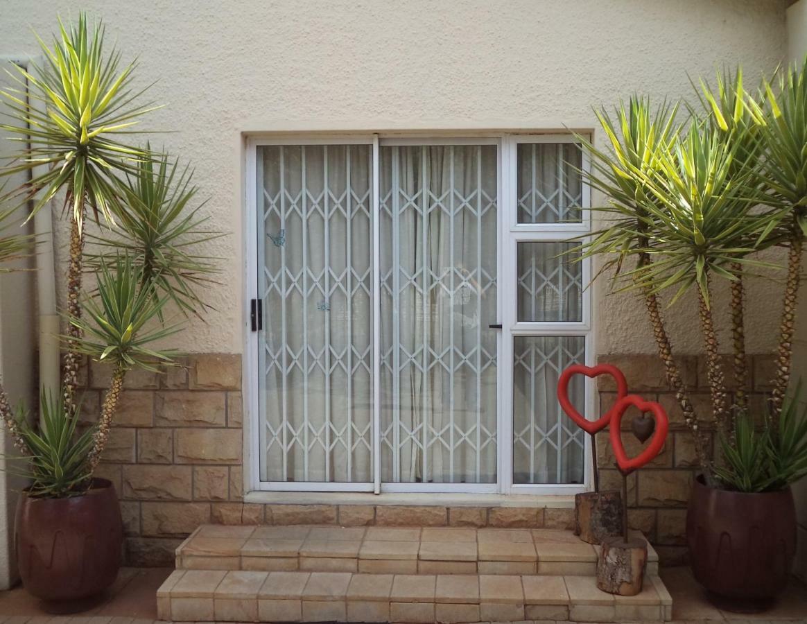 Anri Guesthouse Bloemfontein Exterior photo